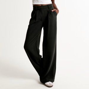 Abercrombie & Fitch Premium Crepe Tailored Ultra Wide-Leg Pant - Black - 25L